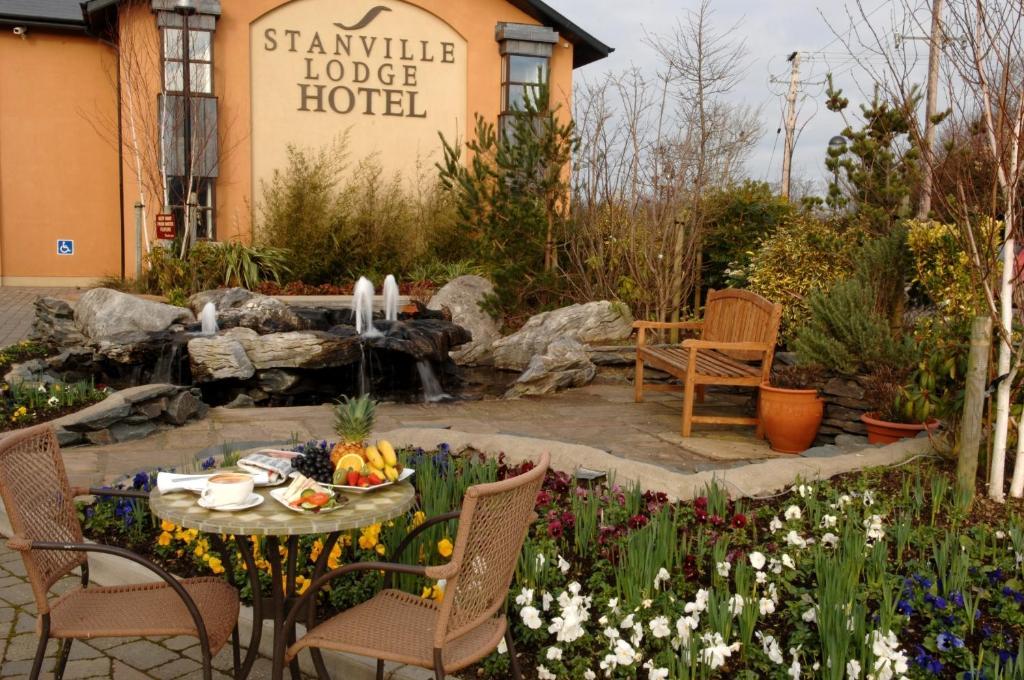 Stanville Hotel Barntown Eksteriør billede
